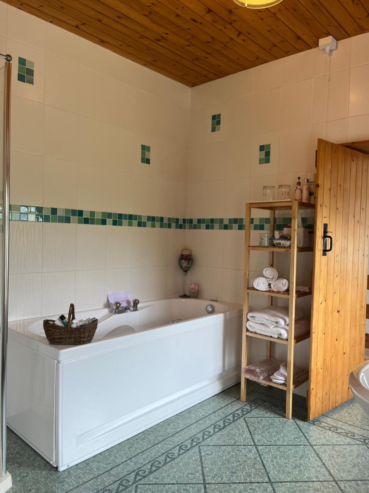 Old Mill House Bed & Breakfast Larne Bagian luar foto